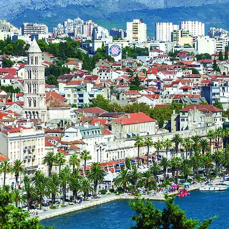 Nice Apartment In Split With Wifi Split