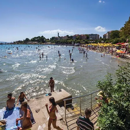 Apartman One-Bedroom Apartment Split With Sea View 02