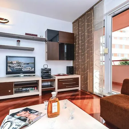 Apartman One-Bedroom Apartment Split With Sea View 02